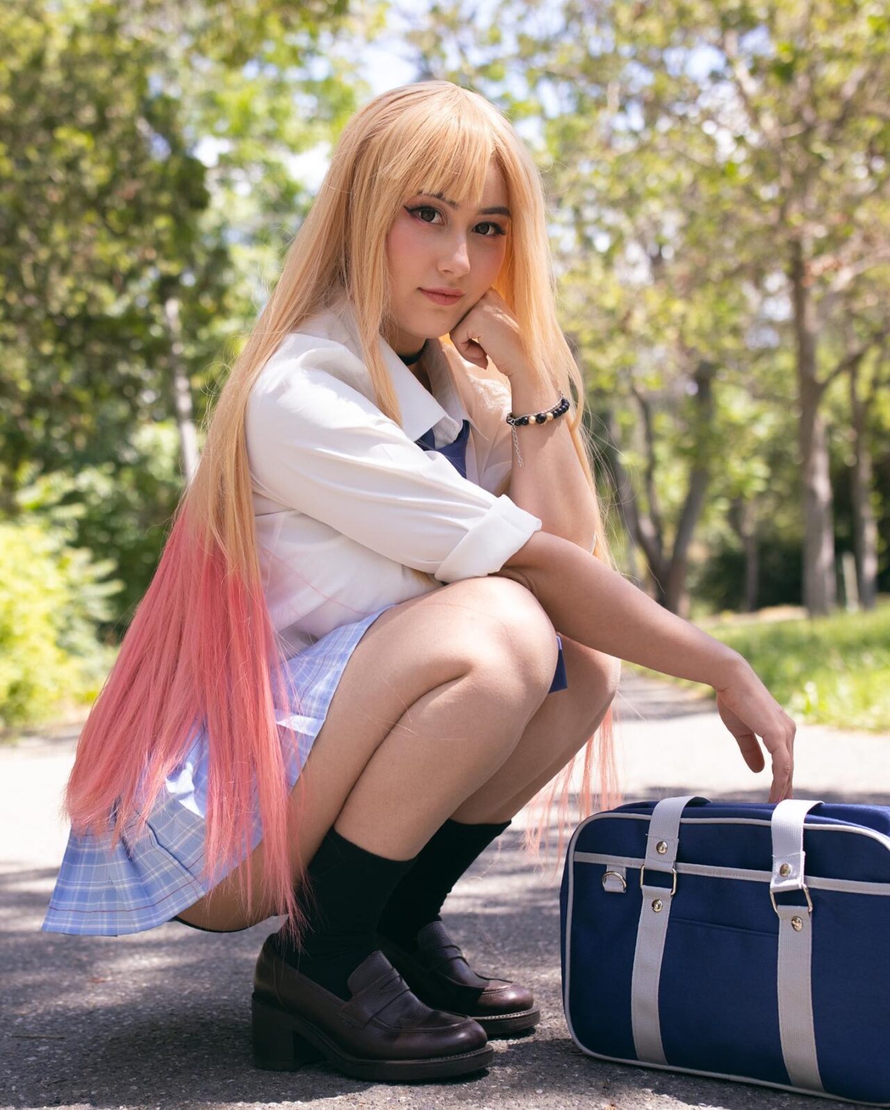 Modelo miso_tokki extravasa com um lindo cosplay da Marin de My Dress-Up Darling