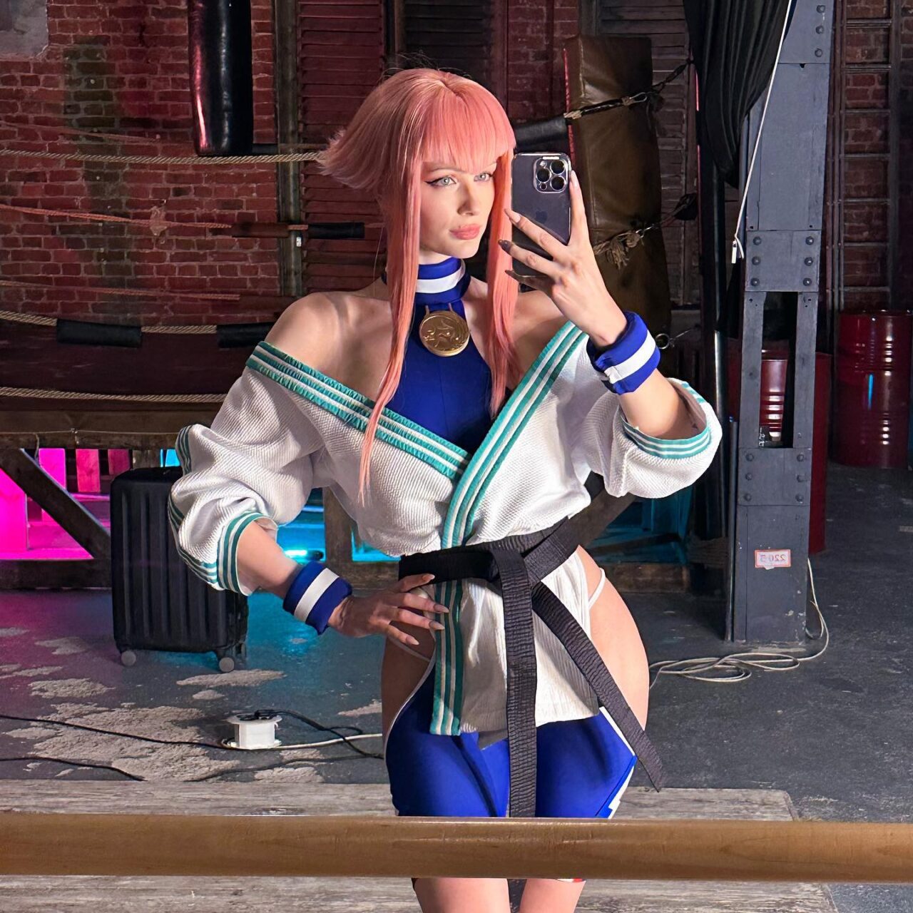 Modelo fez um deslumbrante cosplay da Manon de Street Fighter 6