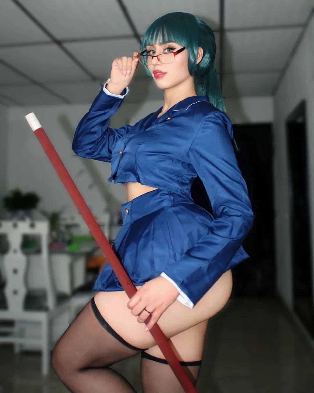 Modelo dianarous97 fez um atraente cosplay da Maki Zenin de Jujutsu Kaisen