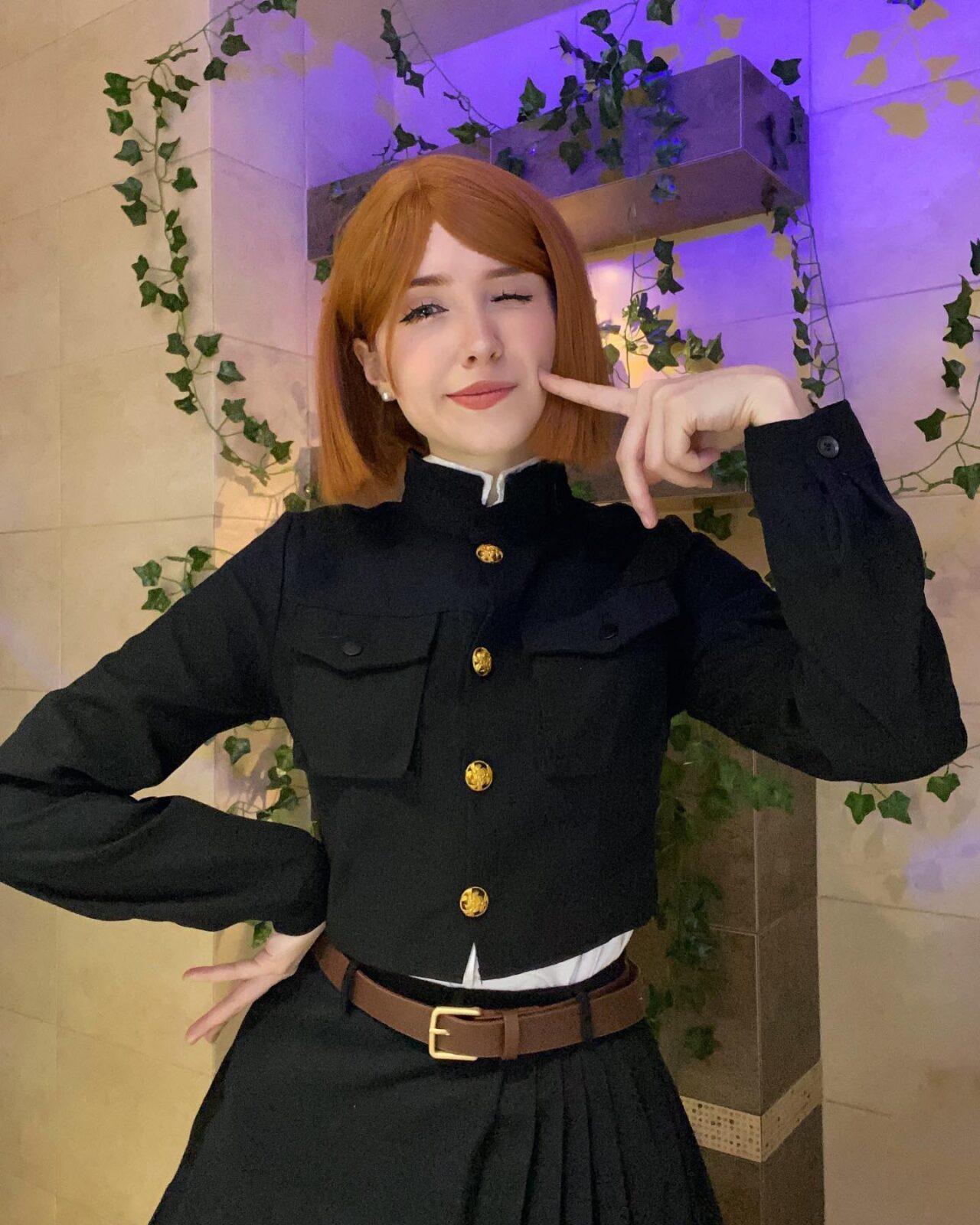 Modelo thechrissymourns fez um lindo cosplay da Nobara Kugisaki de Jujutsu Kaisen