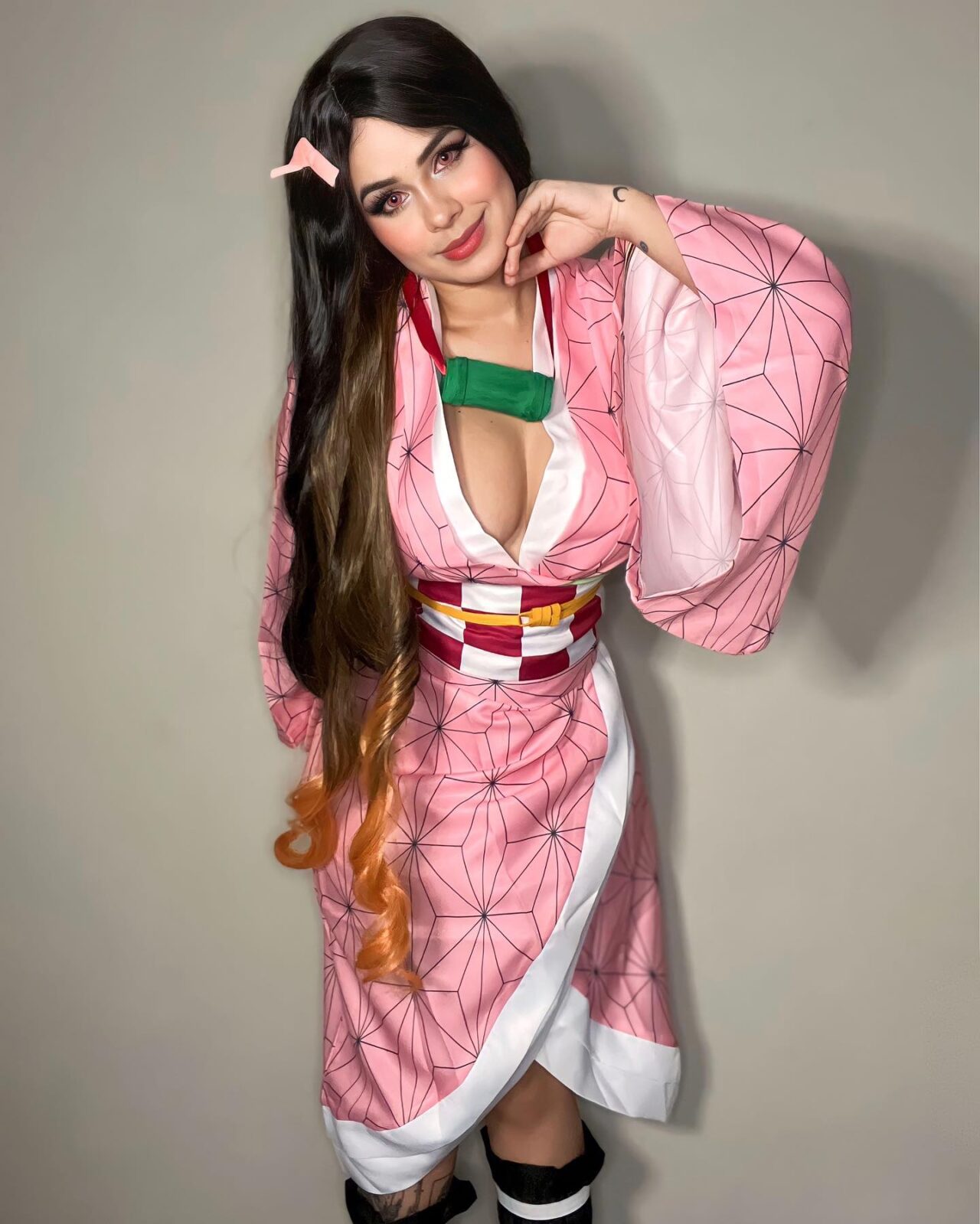 Modelo yisselroa fez um cosplay perfeito da Nezuko de Demon Slayer