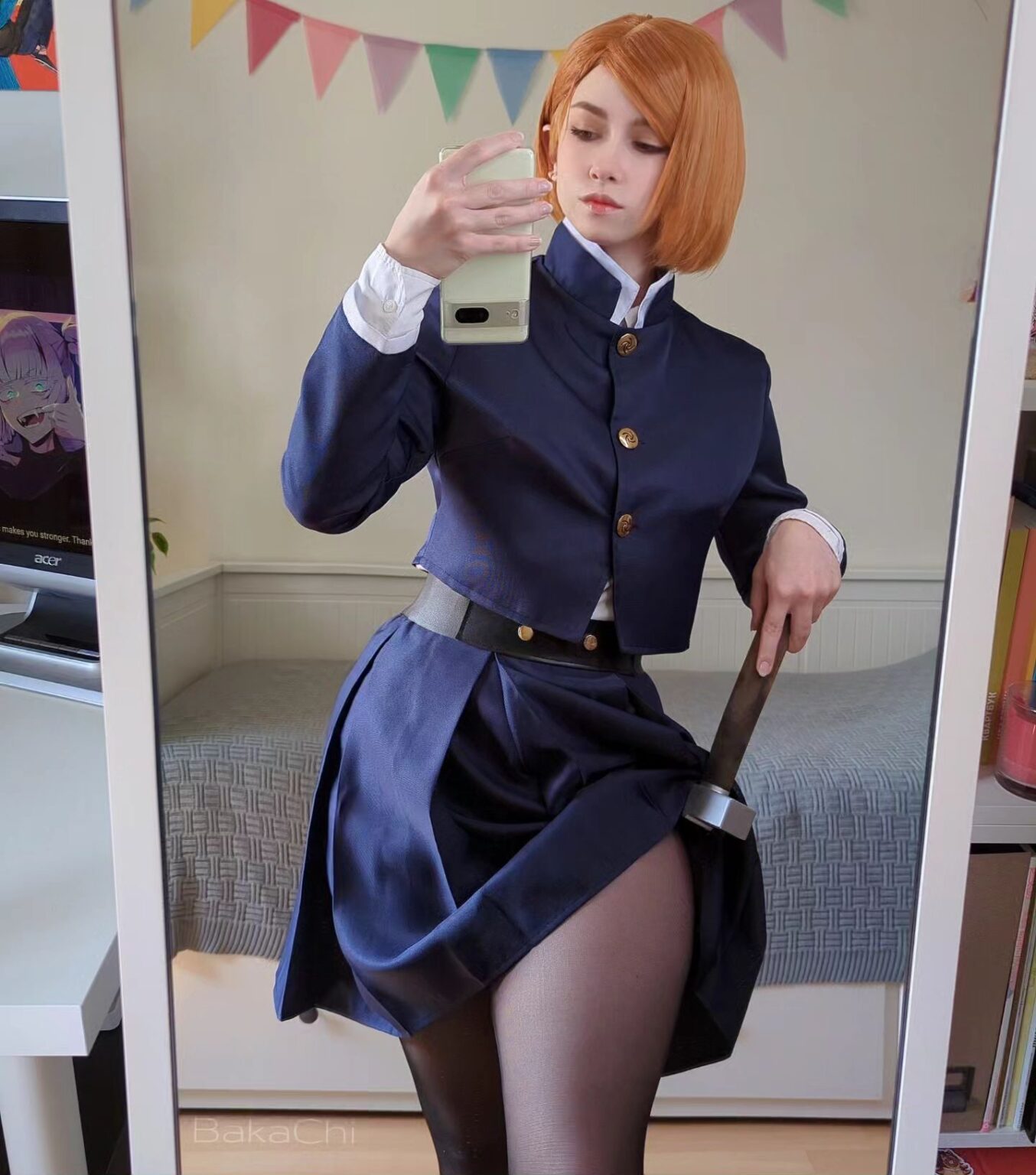 Modelo bakachi_cos fez um lindo cosplay da Nobara de Jujutsu Kaisen