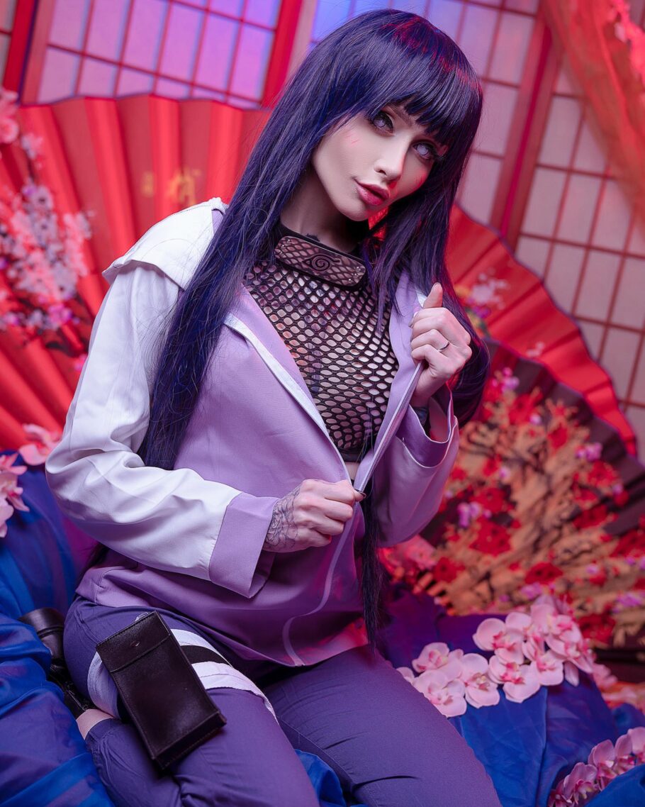 Modelo Kawabarker Fez Um Encantador Cosplay Da Hinata De Naruto Critical Hits