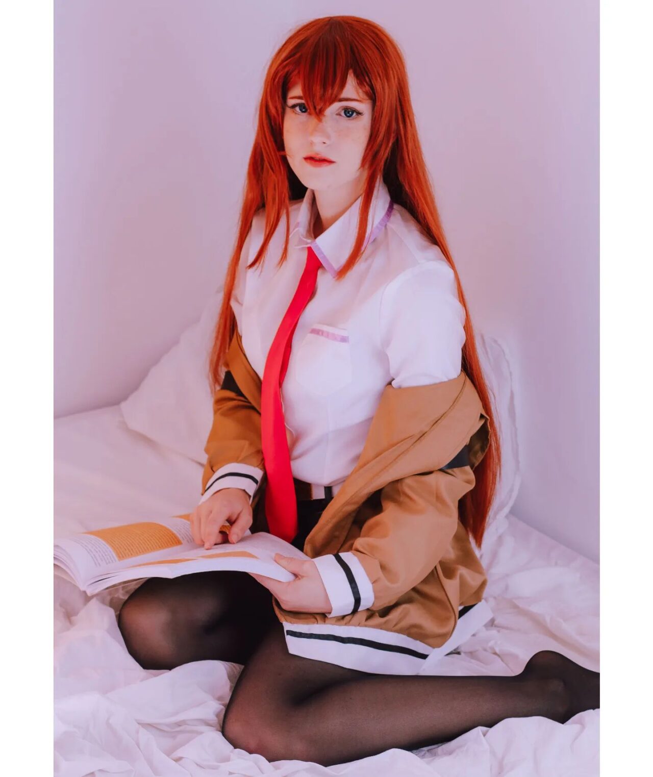 Modelo noelle.samaa fez um apaixonante cosplay da Kurisu de Steins Gate