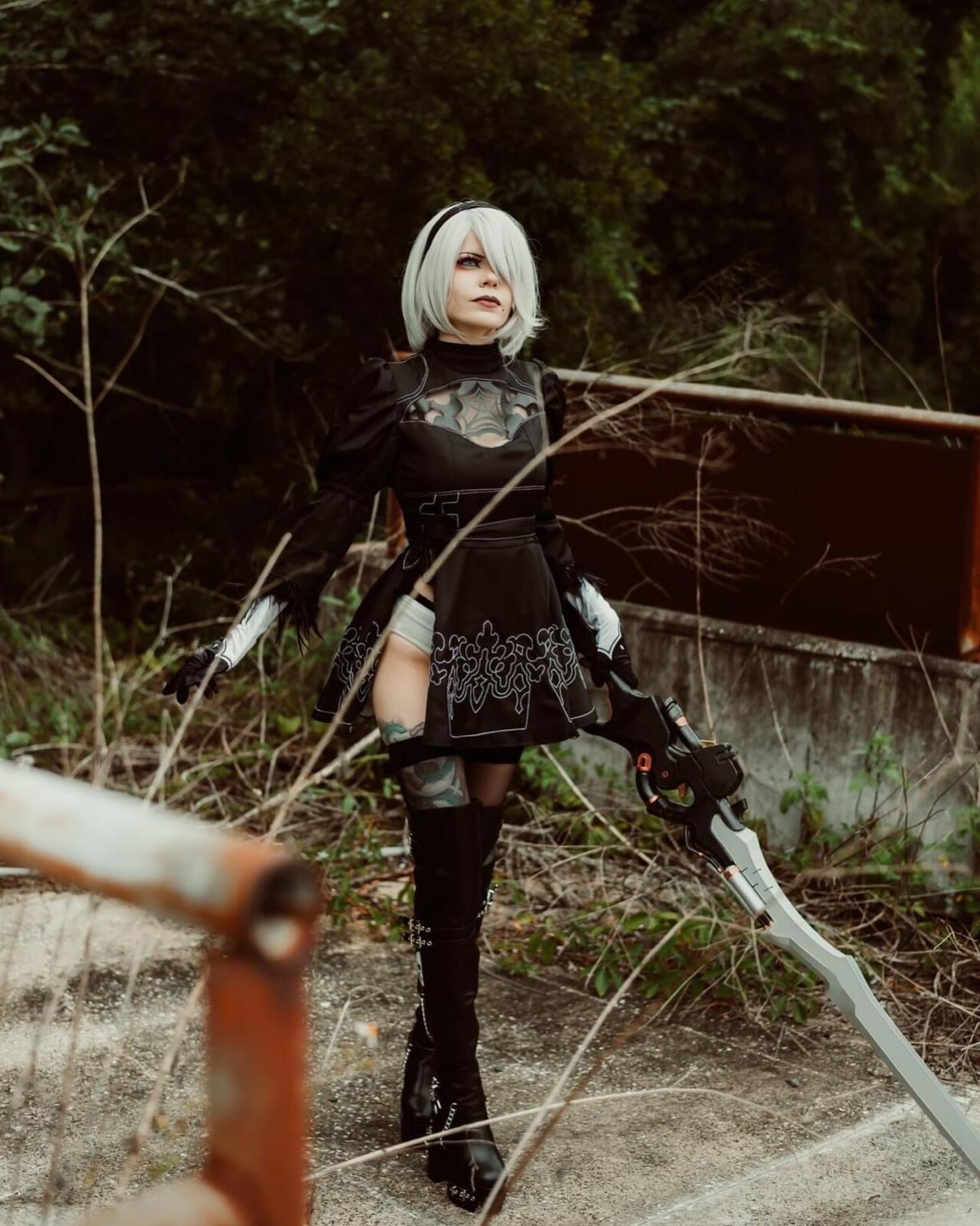 Modelo funeral.devil fez um ousado cosplay da 2B de Nier Automata