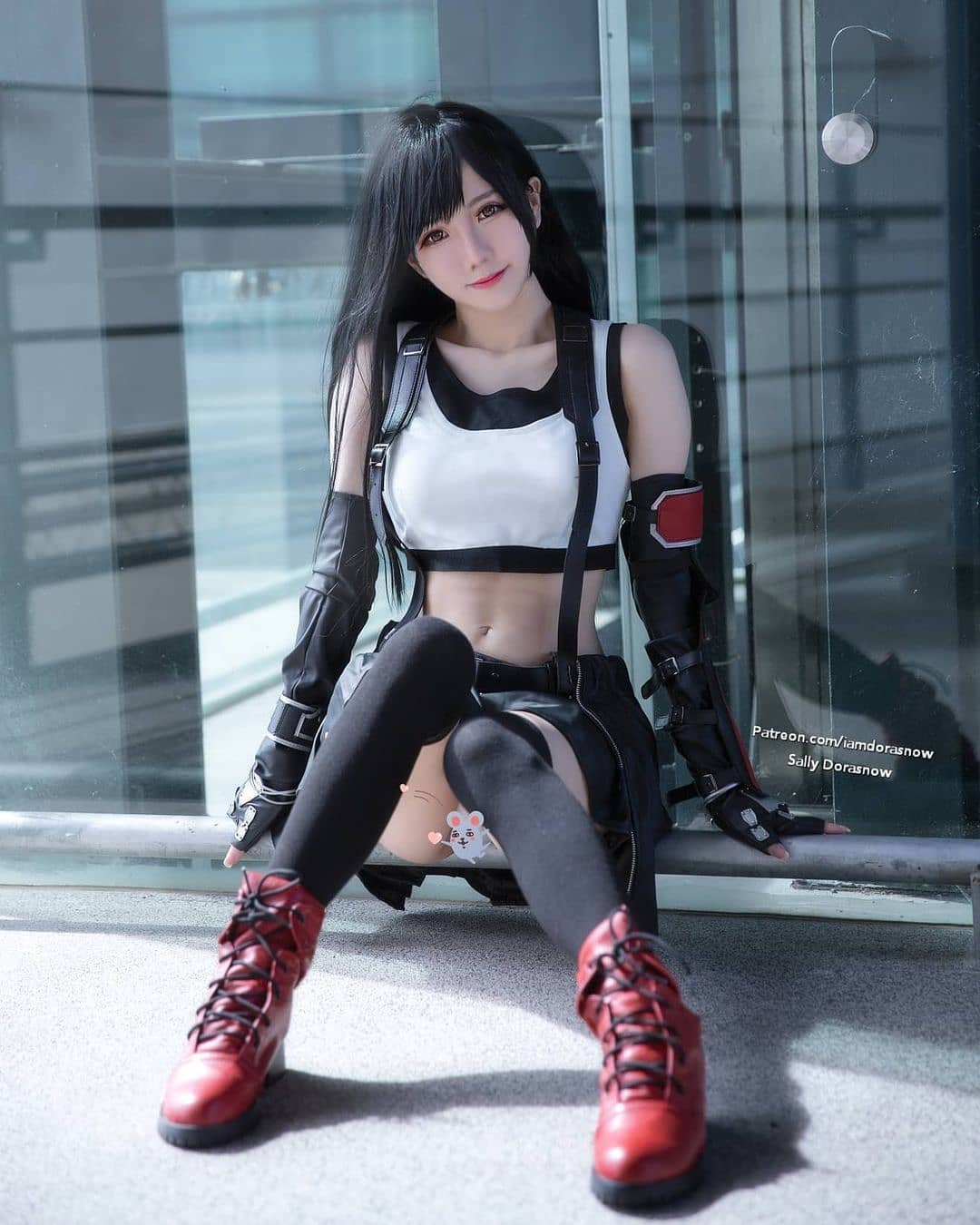 Modelo pyrocosplaypit fez um apaixonante cosplay da Tifa de Final Fantasy