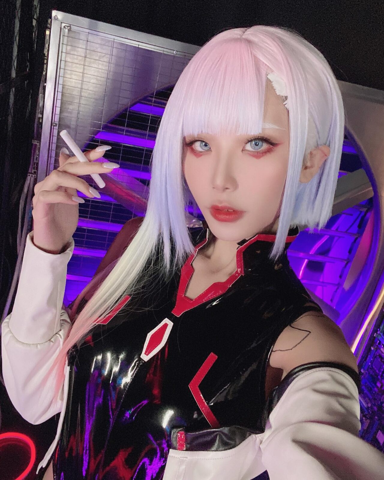 Modelo naki_lam fez um lindo cosplay da Lucy de Cyberpunk