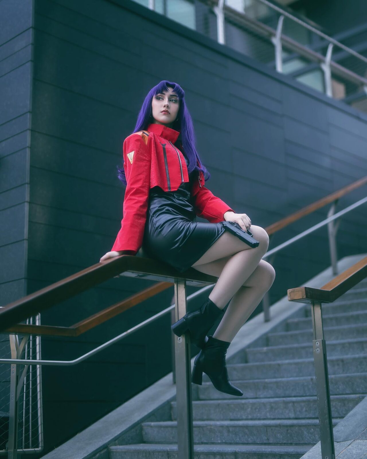 Modelo Selyse vai deixar você sem palavras com esse cosplay da Misato de Evangelion