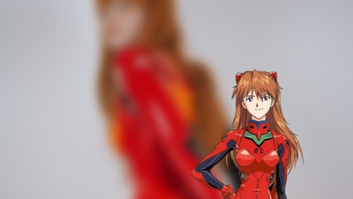 Modelo noelle.samaa fez um apaixonante cosplay da Asuka de Evangelion