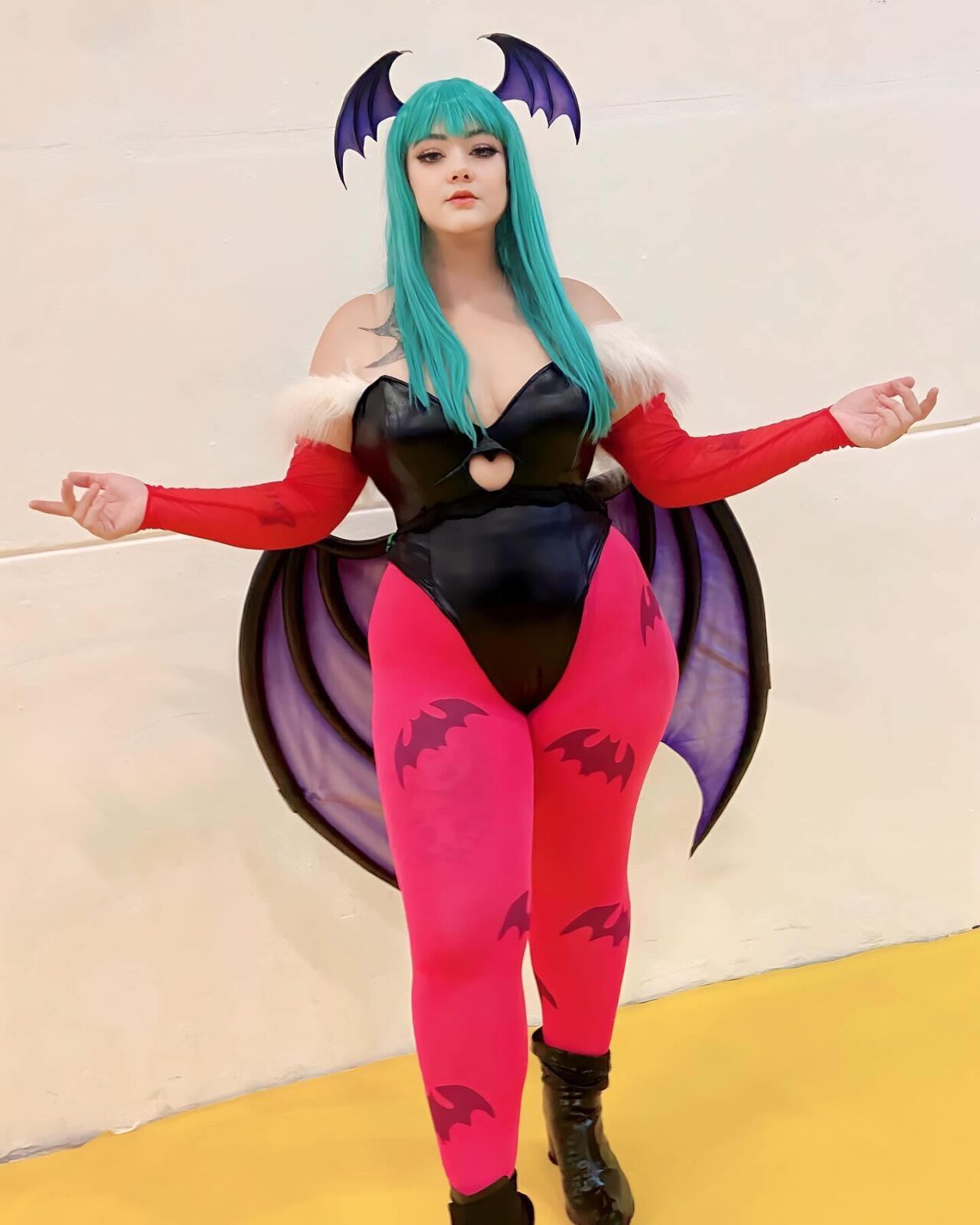 Brasileira BlueHime fez um encantador cosplay da Morrigan de Darkstalkers