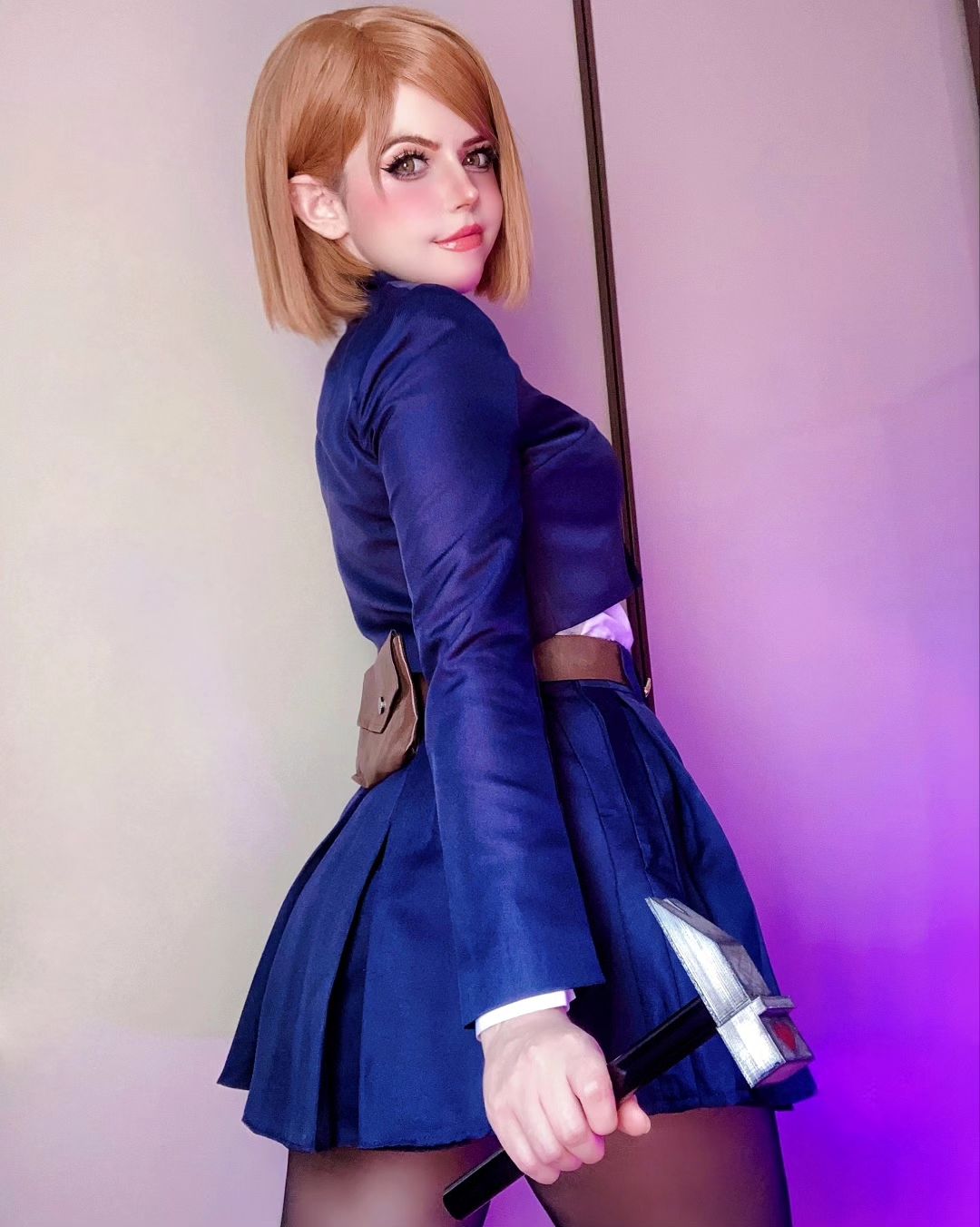 Brasileira Alexy Sky vai exorcizar o seu coração com esse cosplay da Nobara de Jujutsu Kaisen