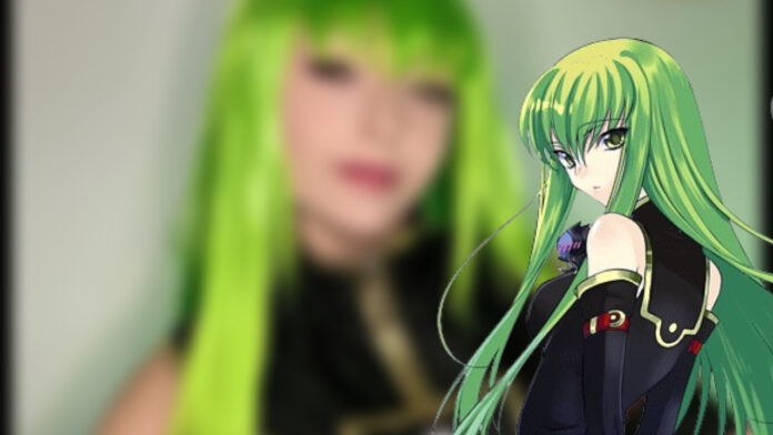 C.C. de Code Geass ganha vida através de um cosplay surreal