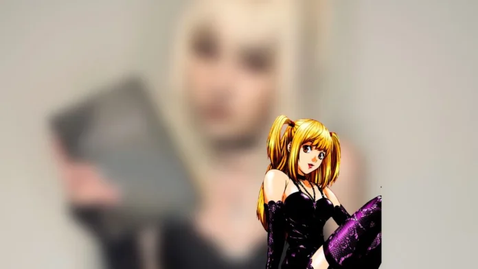 Modelo ginaclara_cos fez um encantador cosplay da Misa Amane de Death Note