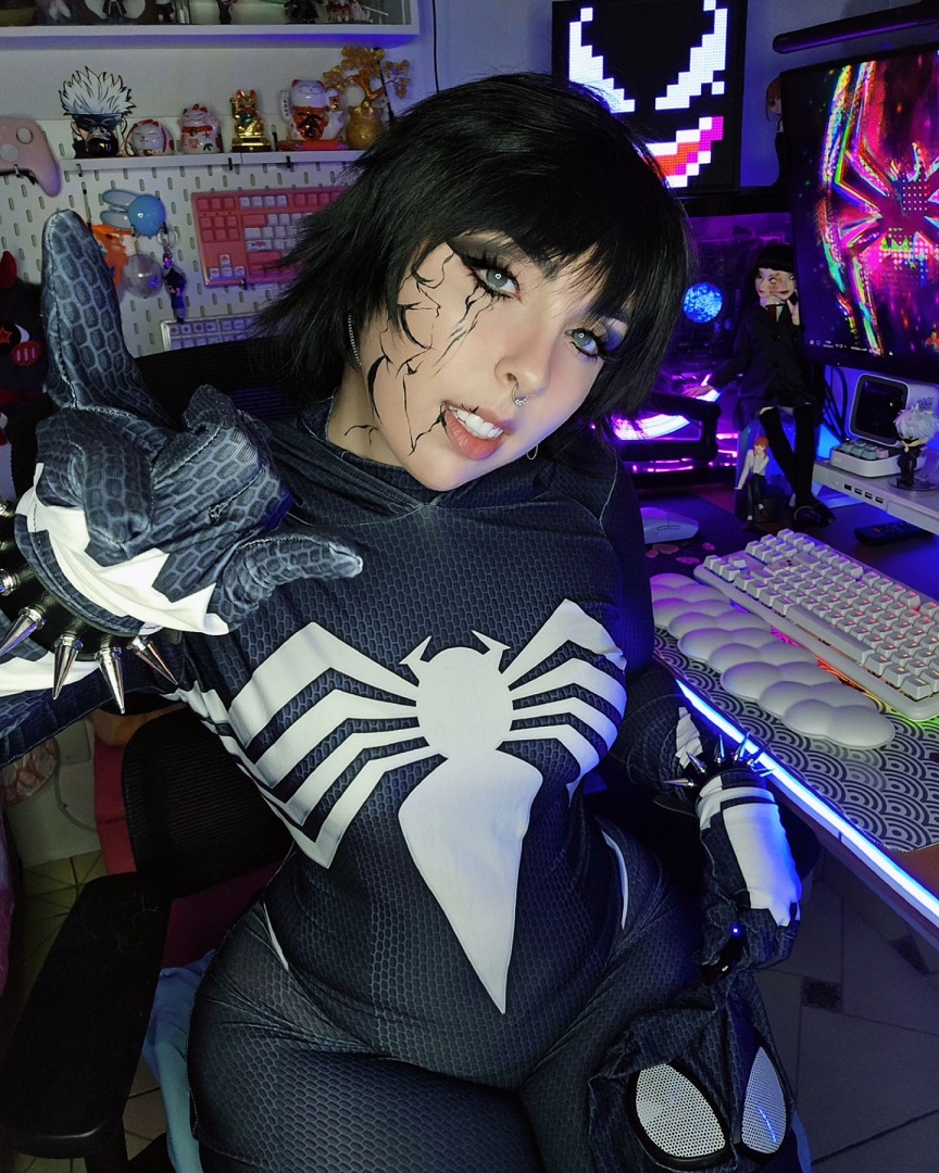 Brasileira Obscuresama fez um cosplay impressionante de Mania, o clone do Venom