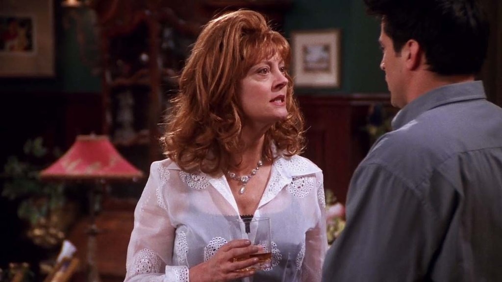 Em qual episódio Susan Sarandon aparece em Friends?