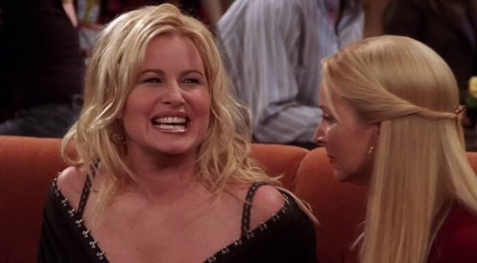 Em qual episódio Jennifer Coolidge aparece em Friends?