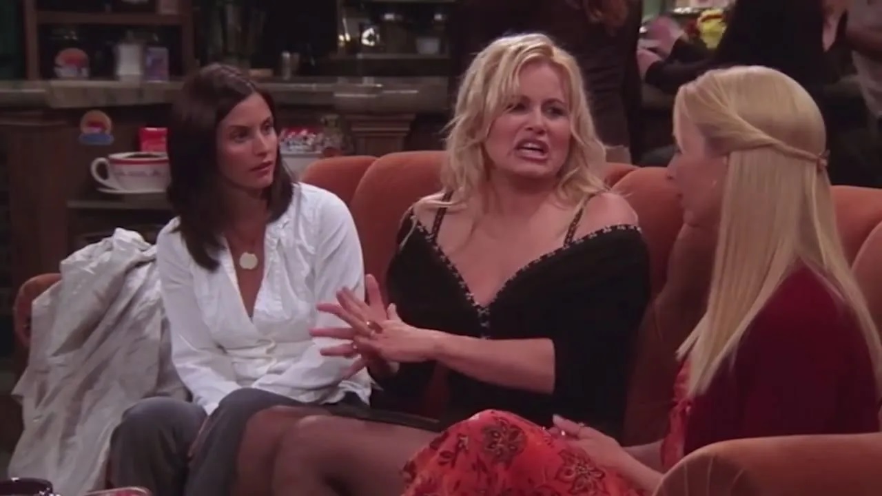 Em qual episódio Jennifer Coolidge aparece em Friends?