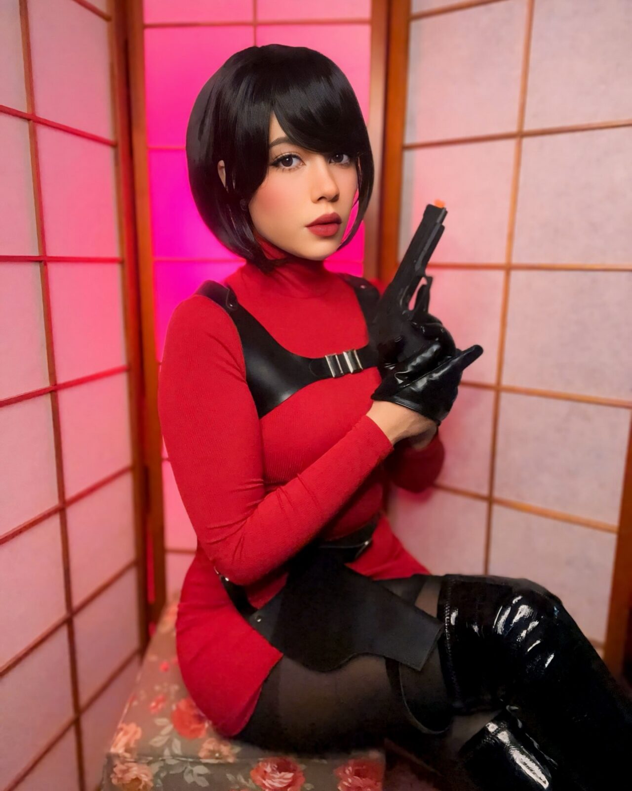 Ada Wong de Resident Evil ganha vida com encantador cosplay da brasileira Cahwho