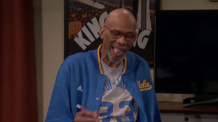 Em qual episódio Kareem Abdul-Jabbar aparece em The Big Bang Theory?