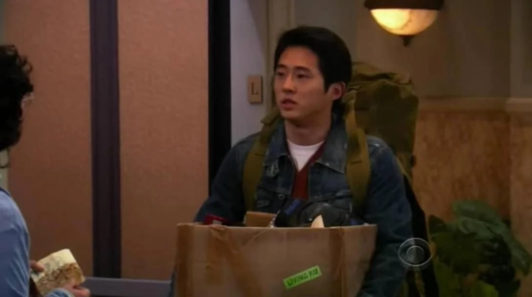 Em qual episódio Steven Yeun aparece em The Big Bang Theory?