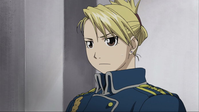 Este é um fantástico cosplay da Riza Hawkeye de Fullmetal Alchemist