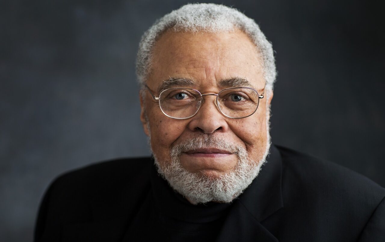 James Earl Jones, eterna voz do Darth Vader, morreu aos 93 anos