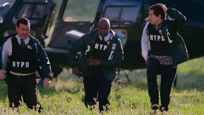 em qual episódio de brooklyn 99 os personagens capitão holt e jake peralta são sequestrados