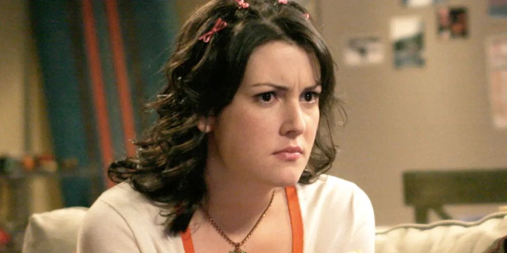 Por que Melanie Lynskey deixou Two and a Half Men?