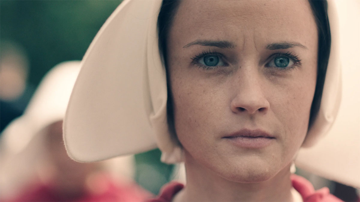 Por que Alexis Bledel, a Emily de The Handmaid's Tale, deixou a série?