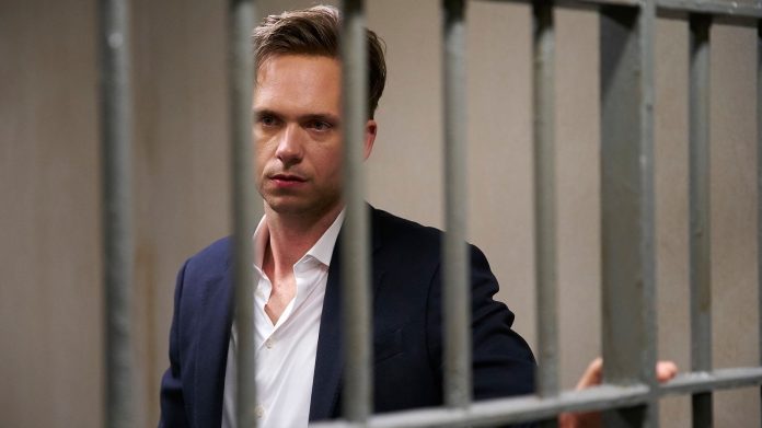 Como Mike saiu da prisão na 6ª temporada de Suits?