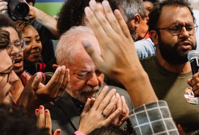 Tudo o que você precisa saber sobre Apocalipse nos Trópicos, novo documentário sobre Lula, Bolsonaro e Malafaia