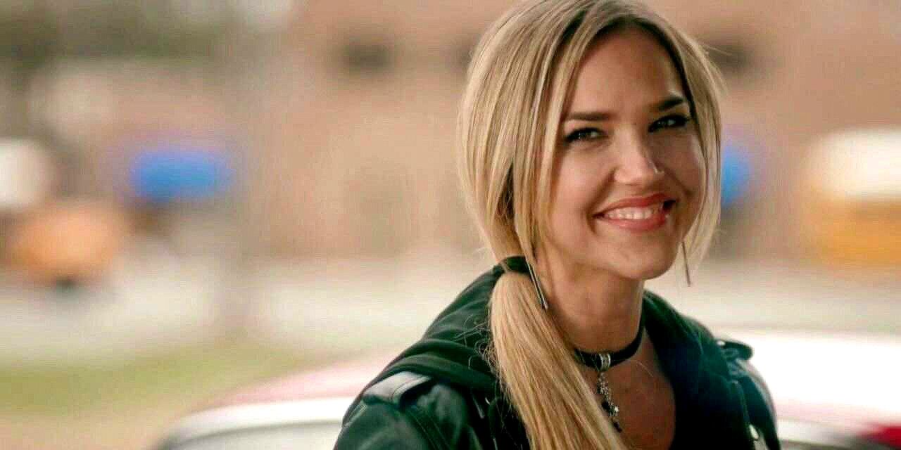 Descubra qual personagem de The Vampire Diaries só existe por conta da Taylor Swift