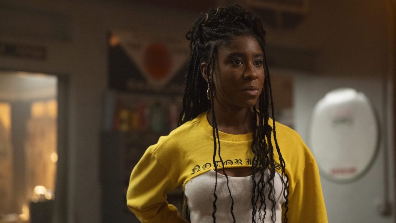 Atriz de Coração de Ferro explica como NATALIE é diferente de qualquer outra IA no MCU