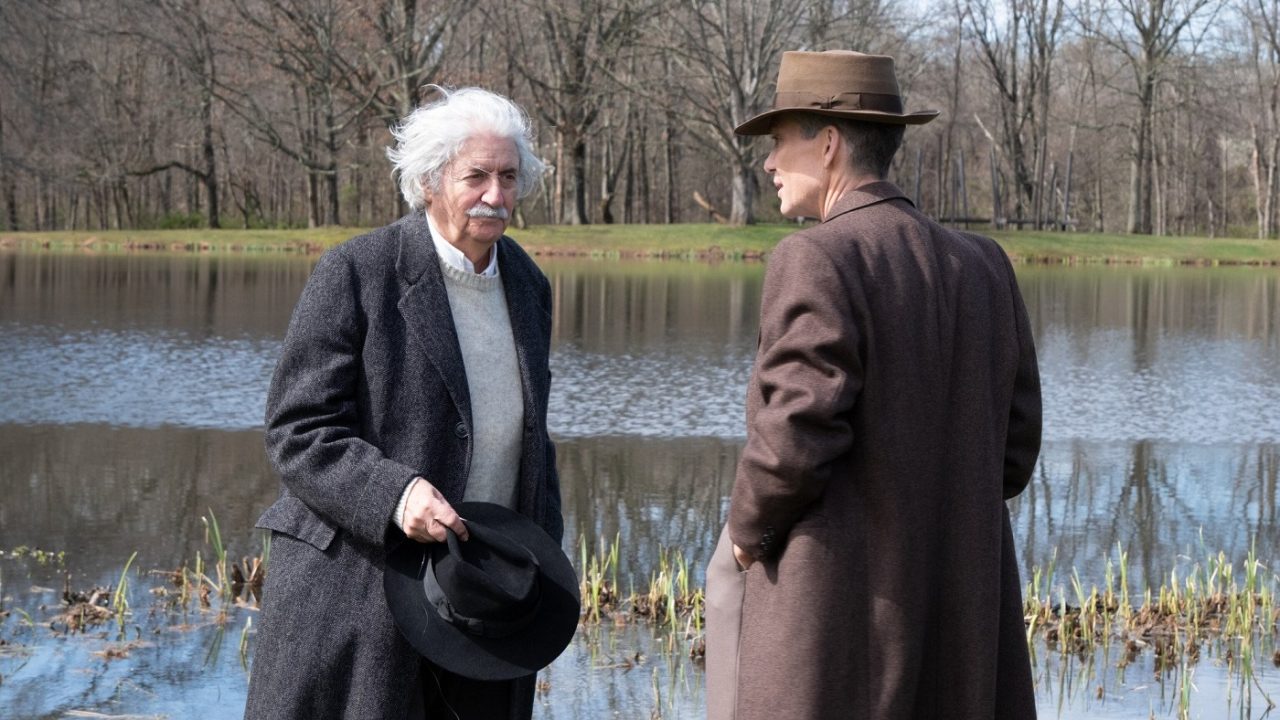 Qual o papel de Albert Einstein em Oppenheimer e qual foi o seu envolvimento no Projeto Manhattan
