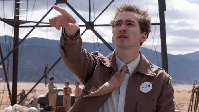 O que aconteceu com o irmão de Oppenheimer depois do filme?