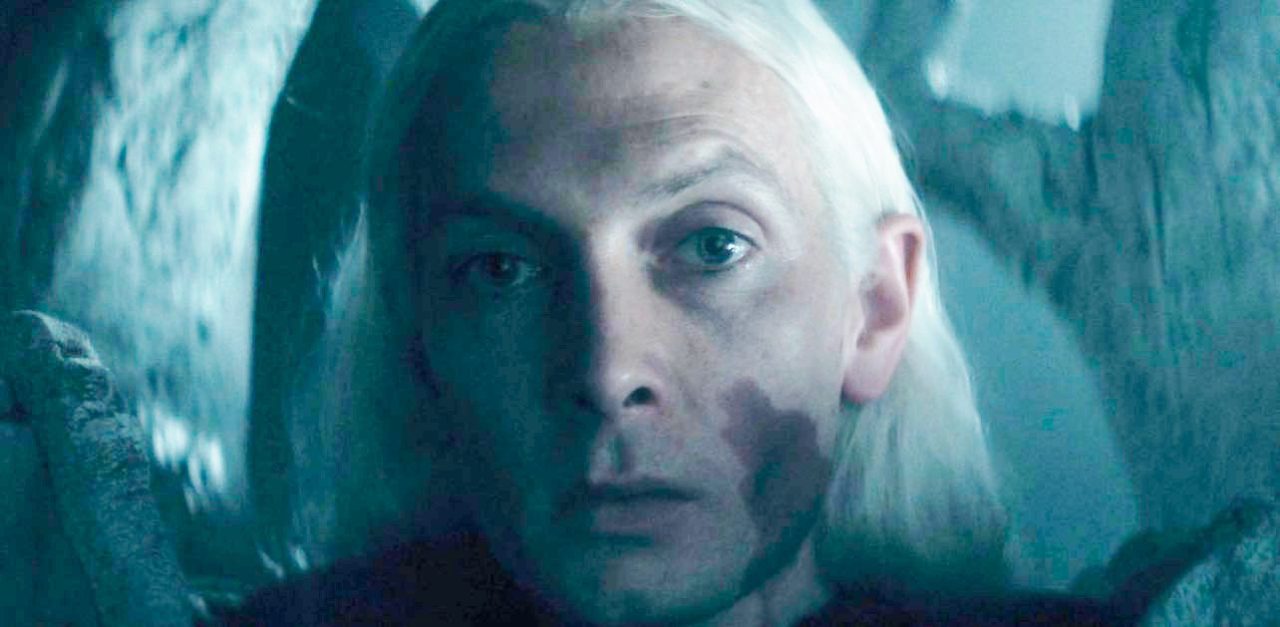Por que Struan Rodger foi substituído como o Corvo de Sangue em Game of Thrones?