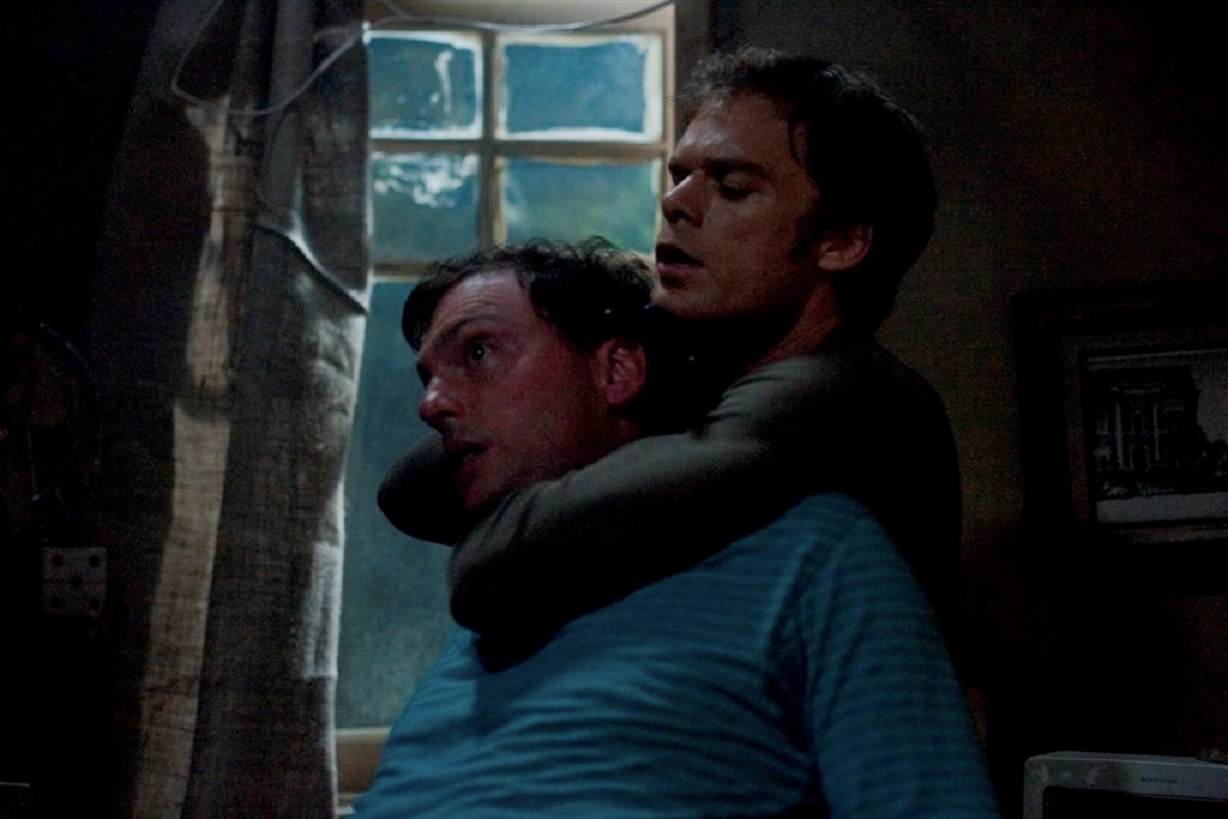 Dexter – Em qual episódio Ken Olson morre?