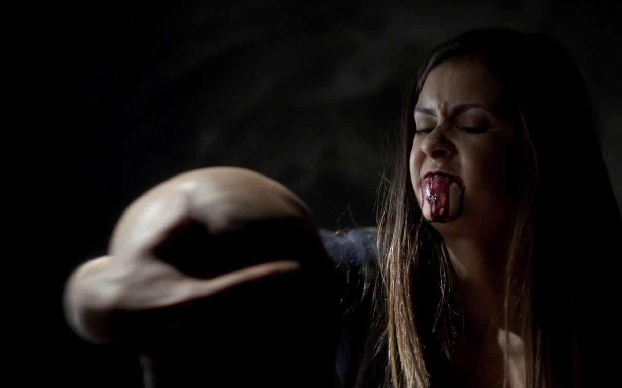 The Vampire Diaries - Em que episódio Elena mata Connor?