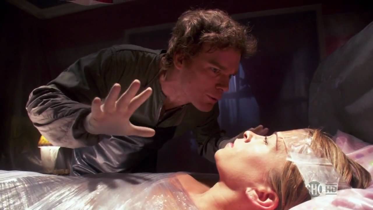 Dexter – Em qual episódio Zoey Kruger morre?