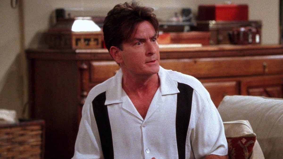 Charlie Sheen comenta demissão de Two and a Half Men