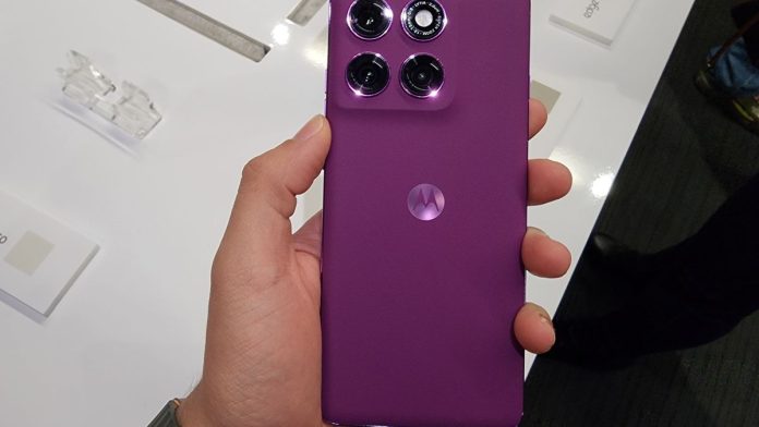 Motorola Edge 60 PRO Promoção - Motorola Edge 60 PRO por R$ 2.433,00 na Amazon com cupom de desconto