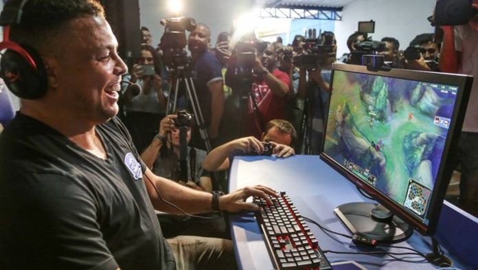 16386990_1315112581844891_207519 PC gamer de Ronaldo Fenômeno custou R$ 100 mil e impressiona com potência extrema