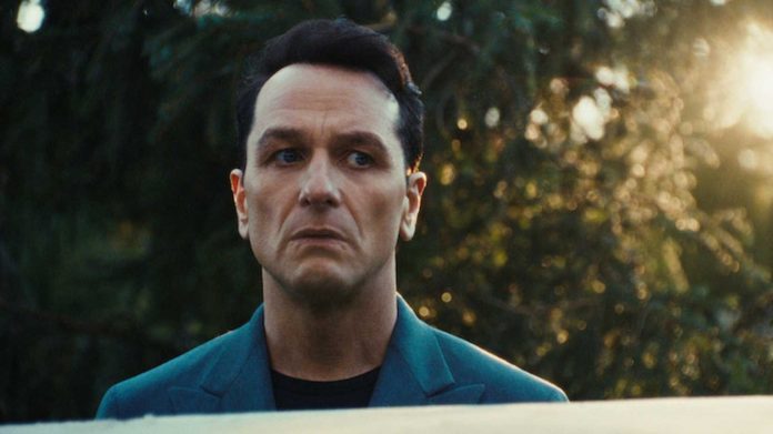 Como Nile Jarvis foi pego em O Monstro em Mim?