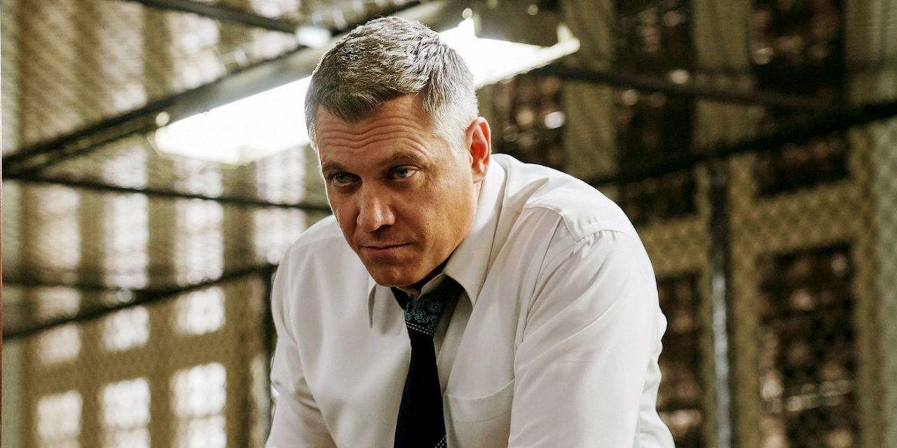 Percy Jackson escala Holt McCallany como Atlas na 3ª temporada