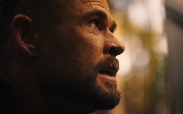 Thor (2) Por que Thor aparece com o Stormbreaker e não com o Mjolnir no teaser de Vingadores: Doutor Destino