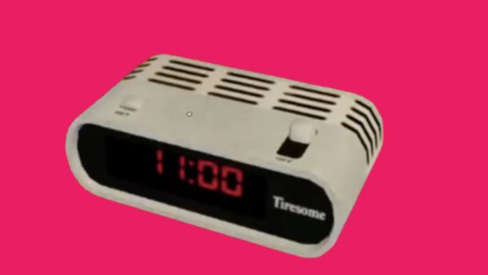 My Winter Car - Como usar o despertador corretamente