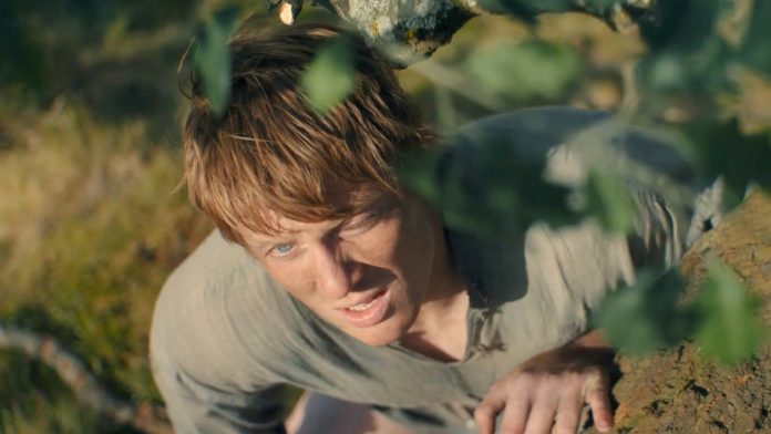 Criador de O Cavaleiro dos Sete Reinos explica decisão de cortar o tema de Game of Thrones com Dunk defecando