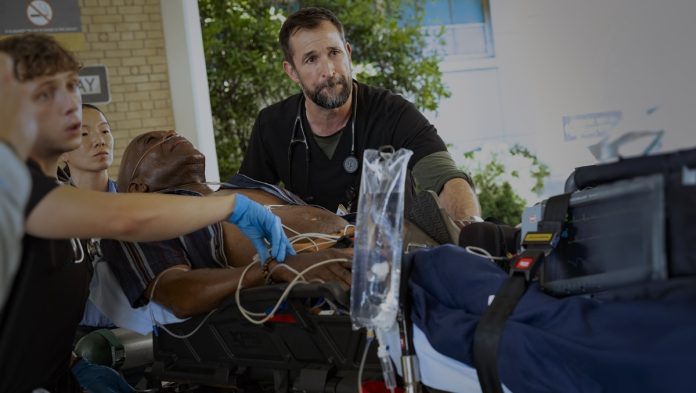 Entenda o final do episódio 4 da 2ª temporada de The Pitt