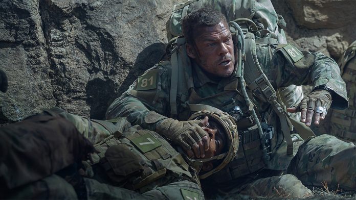Netflix divulga trailer de Máquina de Guerra, novo filme de ação protagonizado por Alan Ritchson