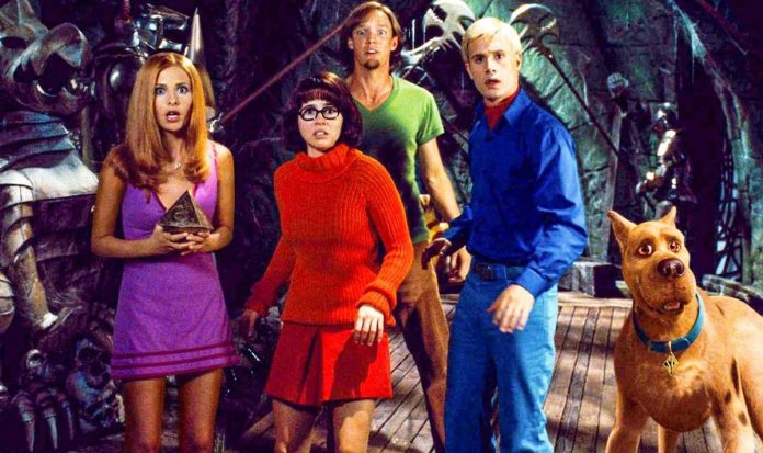 McKenna Grace é confirmada como a Daphne na série live-action de Scooby-Doo